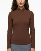 CT|Eleganter Rollkragenpullover mit tailliertem Schnitt