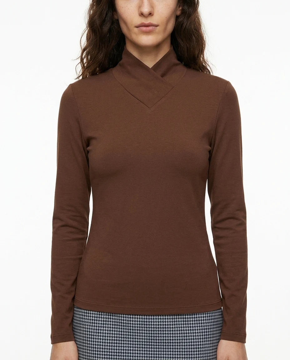 CT|Eleganter Rollkragenpullover mit tailliertem Schnitt