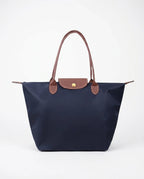 CT|Elegante Schultertasche mit Studd-Verschluss